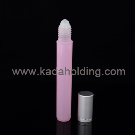7ml roll on bottle with plastic roller ball
